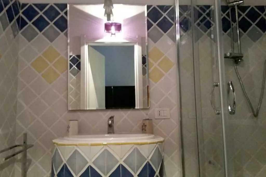 Monolocale Stampace Apartment Cagliari Bagian luar foto